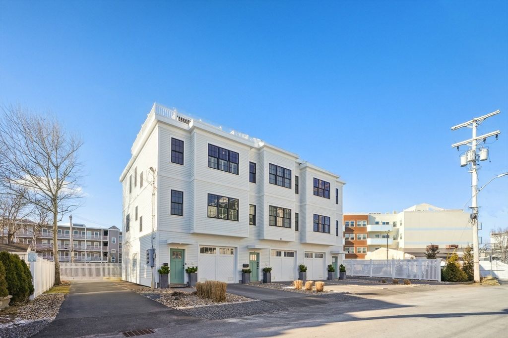 10 Berkley Rd A, Hull, MA 02045