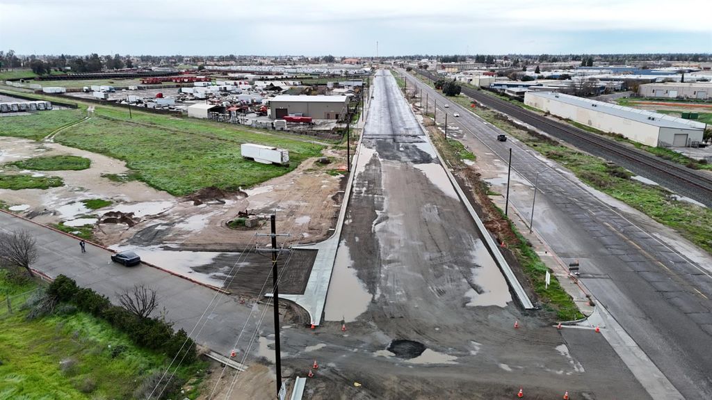 Image 4 of property listing at 4397 N Golden State Boulevard, Fresno, CA 93722