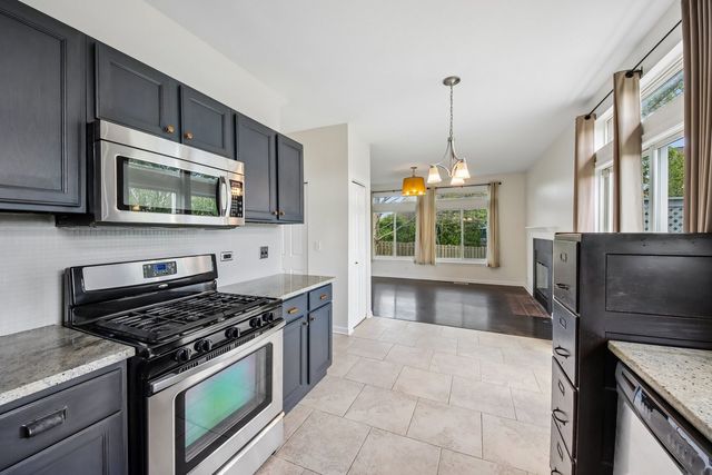 254 W Holly Court, Round Lake, IL 60073