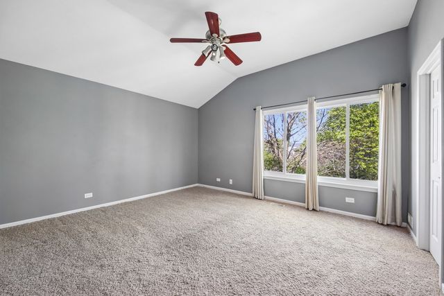 254 W Holly Court, Round Lake, IL 60073