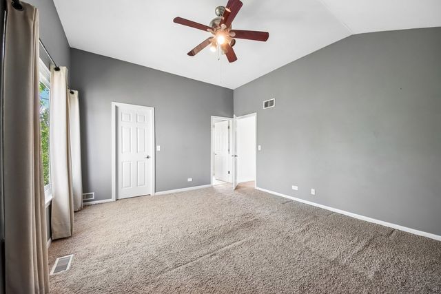 254 W Holly Court, Round Lake, IL 60073