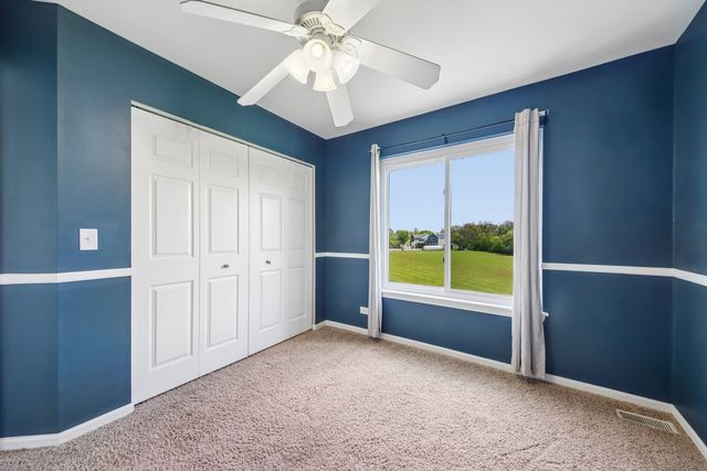 254 W Holly Court, Round Lake, IL 60073