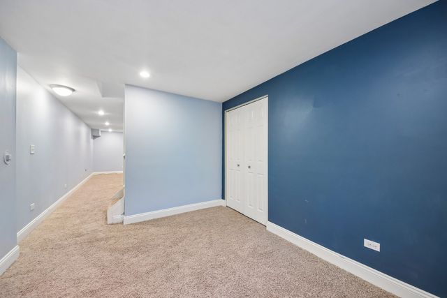 254 W Holly Court, Round Lake, IL 60073