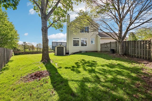 254 W Holly Court, Round Lake, IL 60073