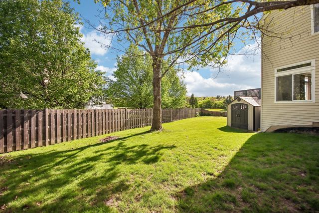 254 W Holly Court, Round Lake, IL 60073