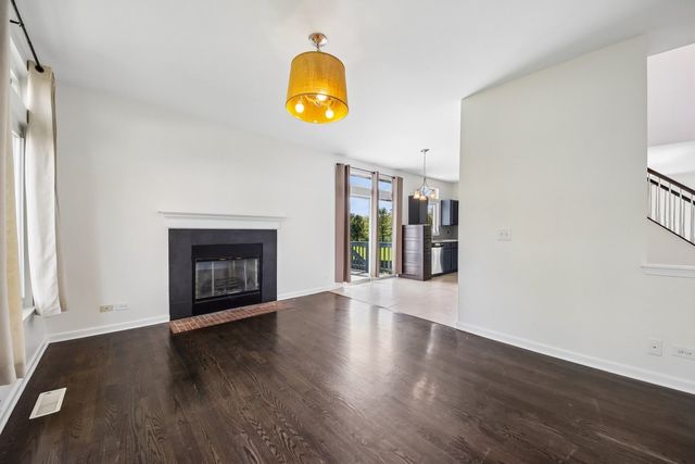 254 W Holly Court, Round Lake, IL 60073