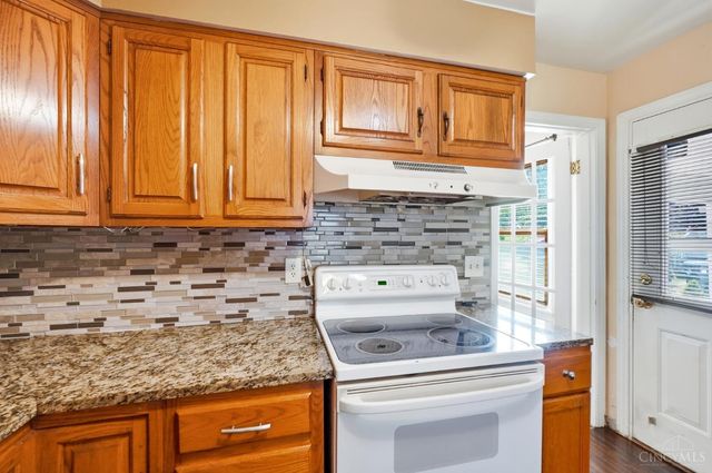 4 Gambier Circle, Greenhills, OH 45218