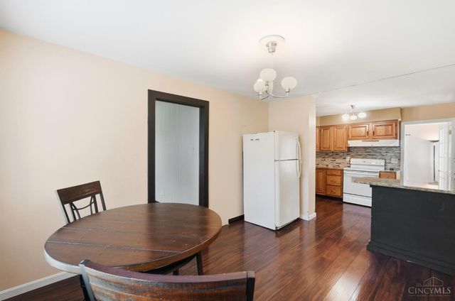 4 Gambier Circle, Greenhills, OH 45218