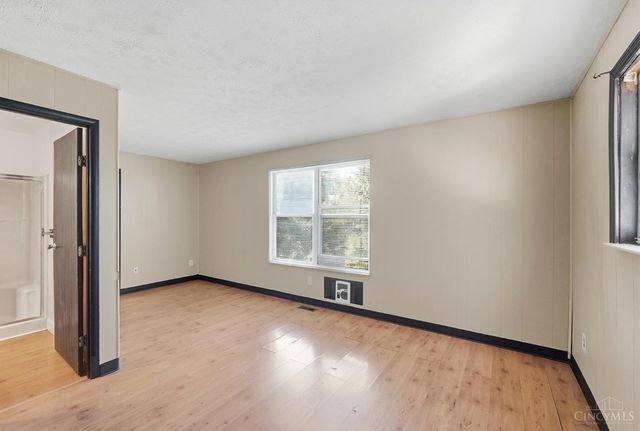 4 Gambier Circle, Greenhills, OH 45218
