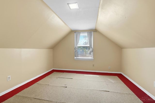 4 Gambier Circle, Greenhills, OH 45218