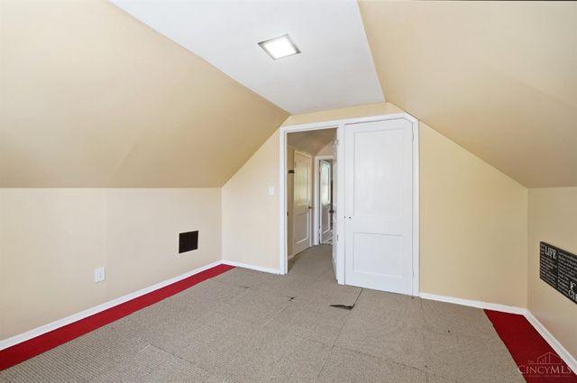 4 Gambier Circle, Greenhills, OH 45218