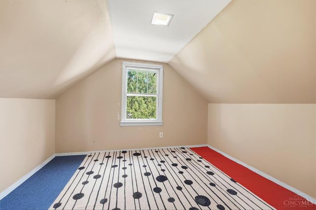 4 Gambier Circle, Greenhills, OH 45218