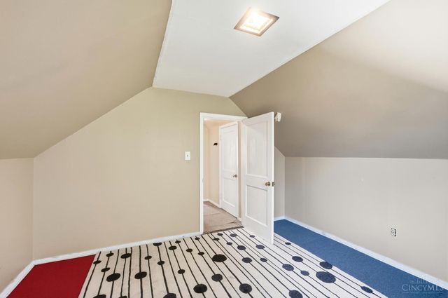 4 Gambier Circle, Greenhills, OH 45218