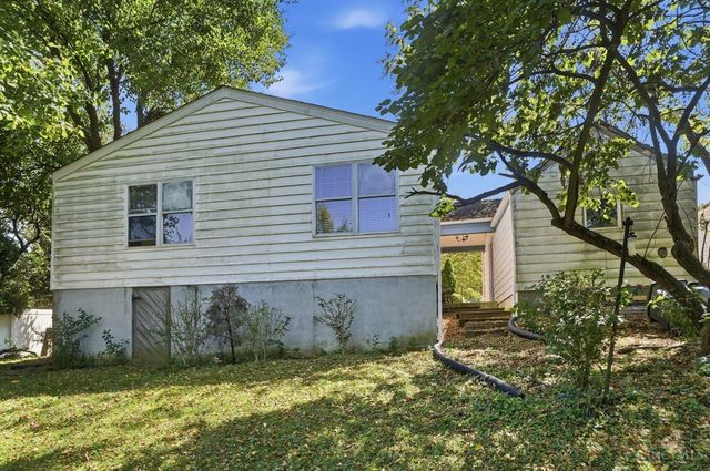 4 Gambier Circle, Greenhills, OH 45218