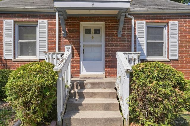 4 Gambier Circle, Greenhills, OH 45218