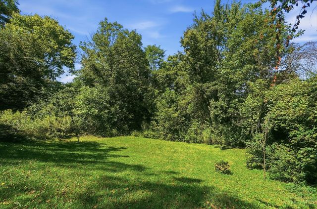 4 Gambier Circle, Greenhills, OH 45218