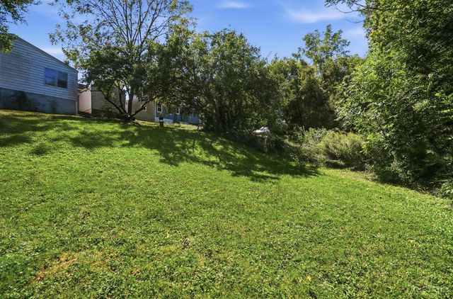 4 Gambier Circle, Greenhills, OH 45218