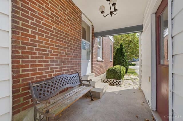 4 Gambier Circle, Greenhills, OH 45218