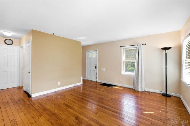 4 Gambier Circle, Greenhills, OH 45218