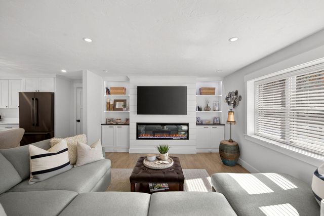 73 Braeburn Court, East Falmouth, MA 02536