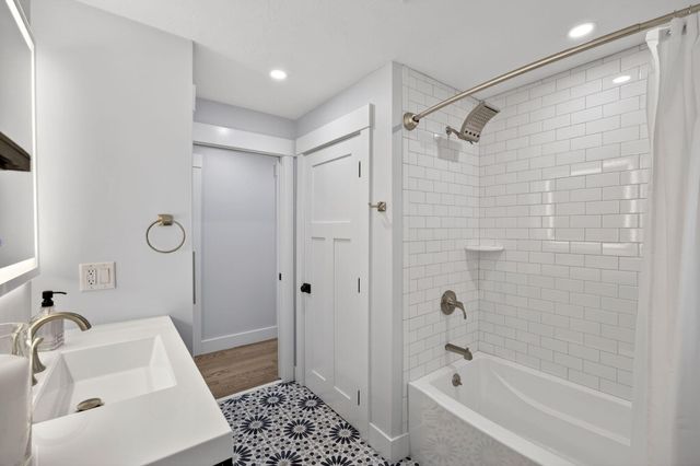 73 Braeburn Court, East Falmouth, MA 02536