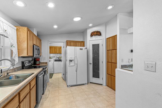 2552 Thorn Oak Drive SPC 72, Medford, OR 97501