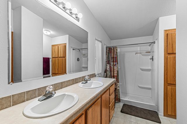 2552 Thorn Oak Drive SPC 72, Medford, OR 97501