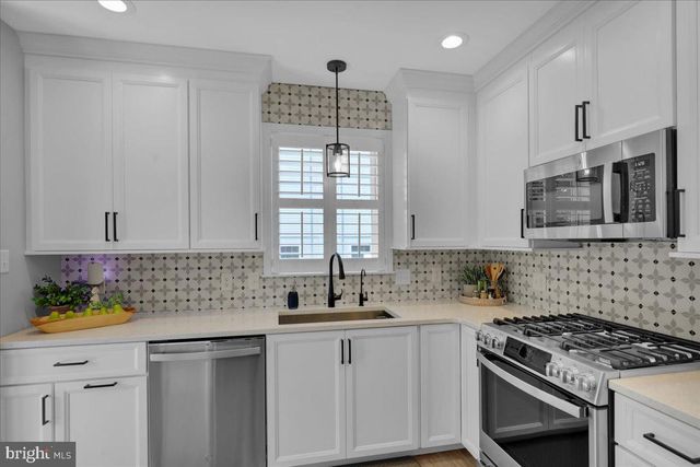217 SPRINGMONT DR, Wyomissing, PA 19610