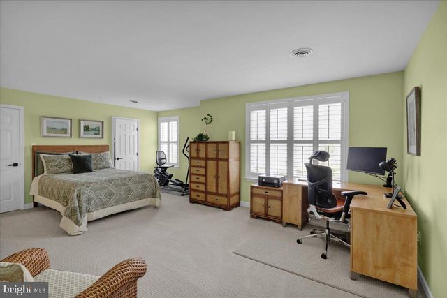 217 SPRINGMONT DR, Wyomissing, PA 19610