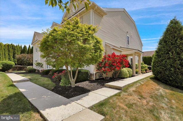 217 SPRINGMONT DR, Wyomissing, PA 19610