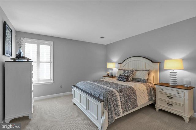 217 SPRINGMONT DR, Wyomissing, PA 19610