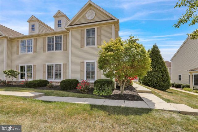 217 SPRINGMONT DR, Wyomissing, PA 19610