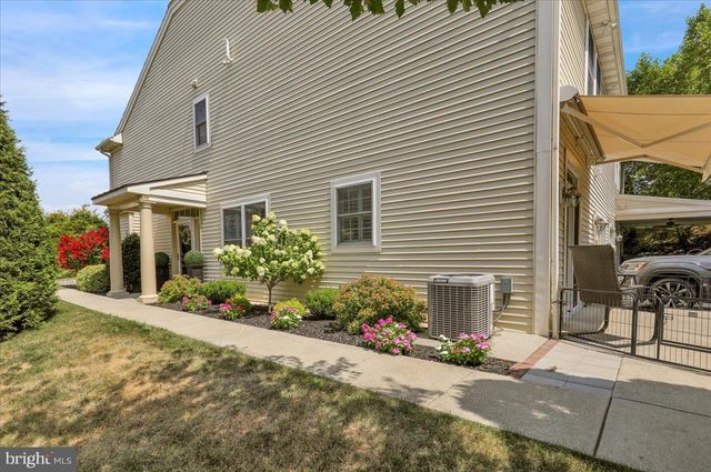 217 SPRINGMONT DR, Wyomissing, PA 19610