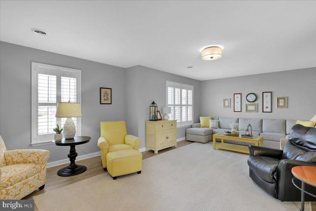 217 SPRINGMONT DR, Wyomissing, PA 19610