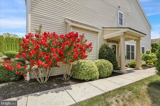 217 SPRINGMONT DR, Wyomissing, PA 19610