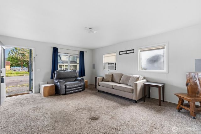 205 Jefferson Street, Hoquiam, WA 98550