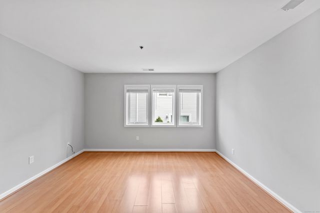 2660 North Avenue 217, Bridgeport, CT 06604