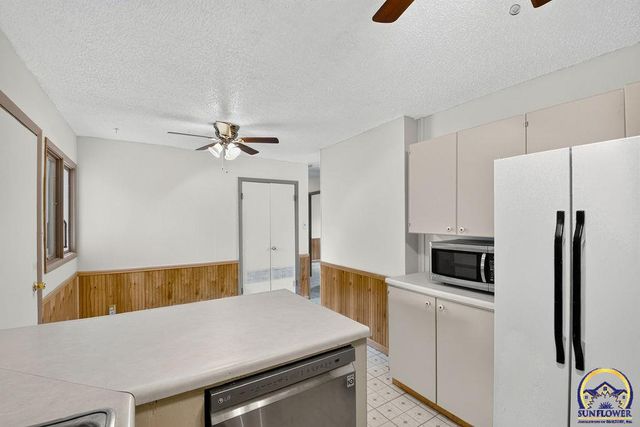 5517 SW 17th TER, Topeka, KS 66604