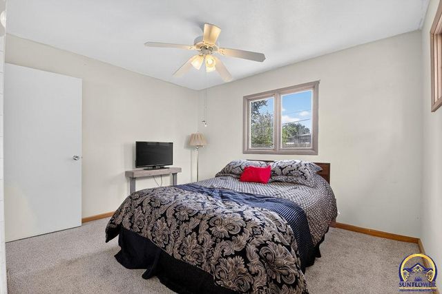 5517 SW 17th TER, Topeka, KS 66604