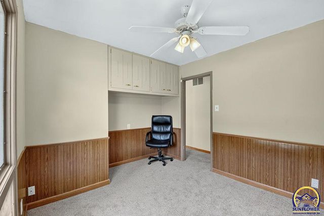 5517 SW 17th TER, Topeka, KS 66604