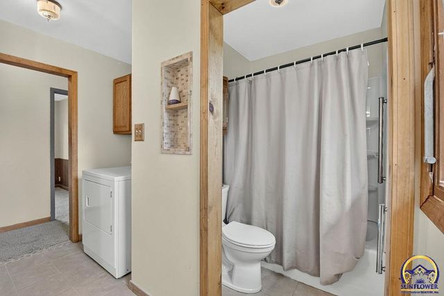 5517 SW 17th TER, Topeka, KS 66604