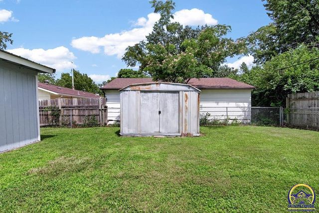 5517 SW 17th TER, Topeka, KS 66604