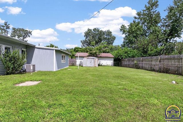 5517 SW 17th TER, Topeka, KS 66604