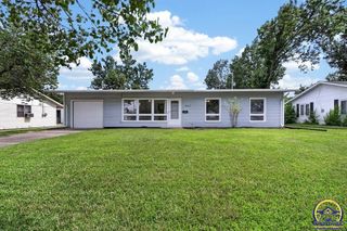 5517 SW 17th TER, Topeka, KS 66604