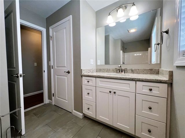 580 Elm Street 6, Woonsocket, RI 02895