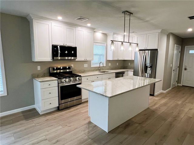 580 Elm Street 6, Woonsocket, RI 02895