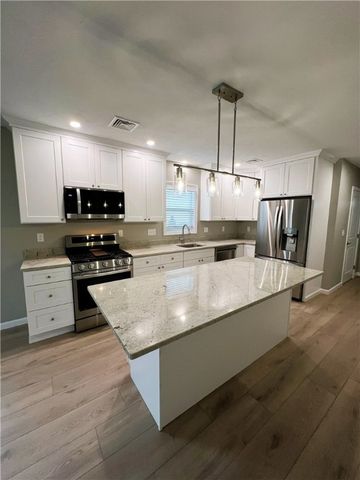 580 Elm Street 6, Woonsocket, RI 02895