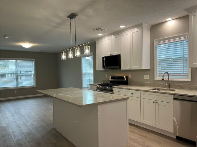 580 Elm Street 6, Woonsocket, RI 02895