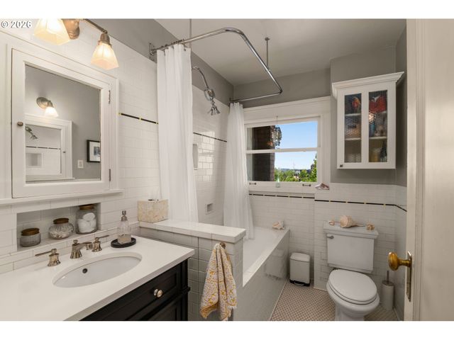 2083 Nw JOHNSON St 66, Portland, OR 97209