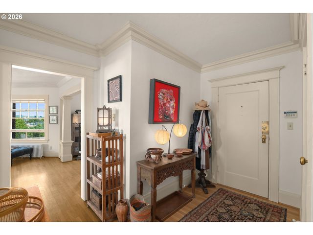 2083 Nw JOHNSON St 66, Portland, OR 97209